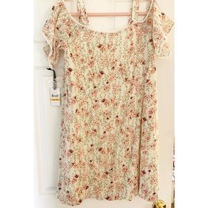 Flower spring off the shoulder dress 🌸